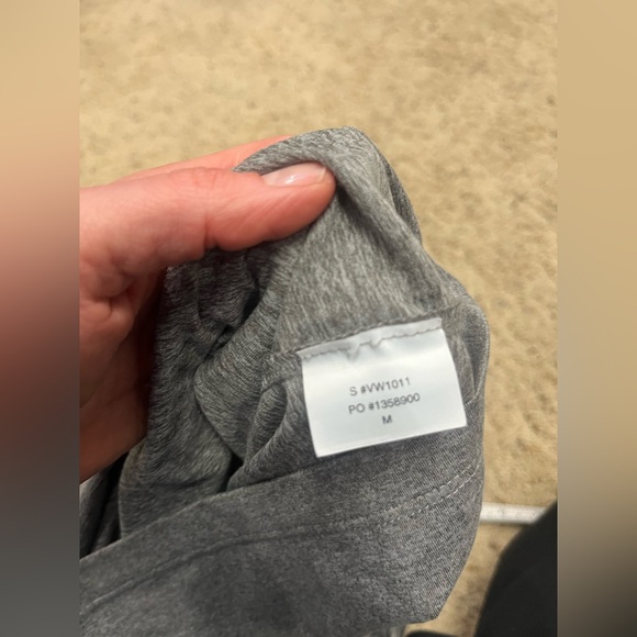 Vuori Women’s Energy Tee , size M, Gray - Picture 4 of 4
